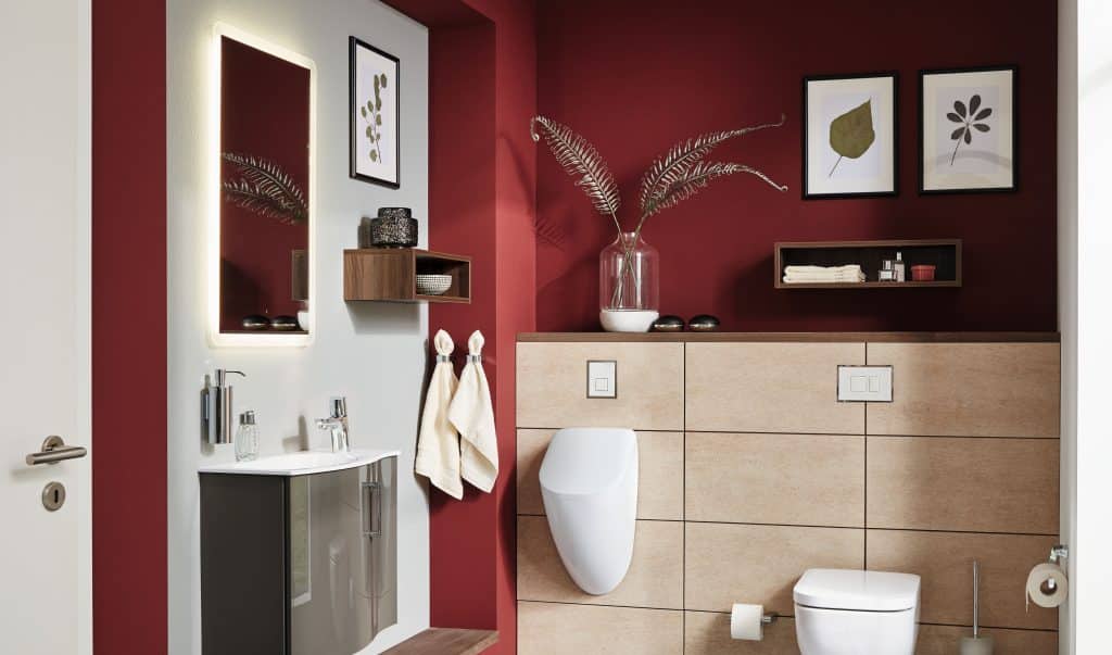 Beispiel für ein trendiges rotes und modernes Badezimmer, Farbtrends 2022